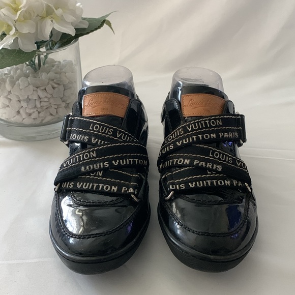 LOUIS VUITTON Black Patent Leather Trainers - Picture 6 of 16